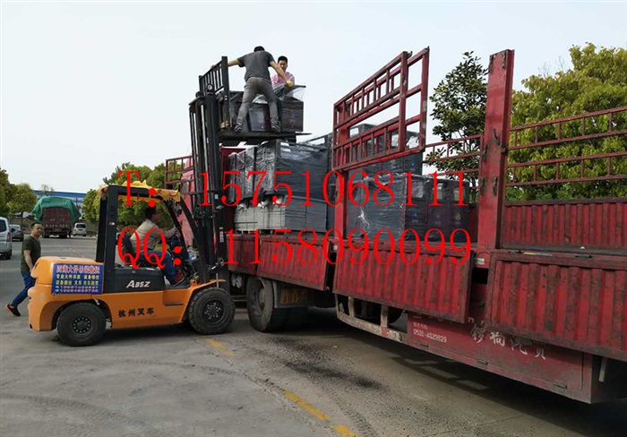 小垃圾箱準時裝車發貨